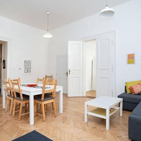 Bright, Spacious Apartment In The Historic Centre 布拉格 外观 照片