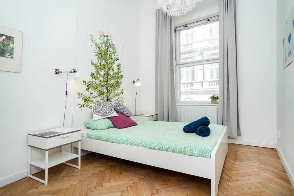 Bright, Spacious Apartment In The Historic Centre 布拉格 外观 照片