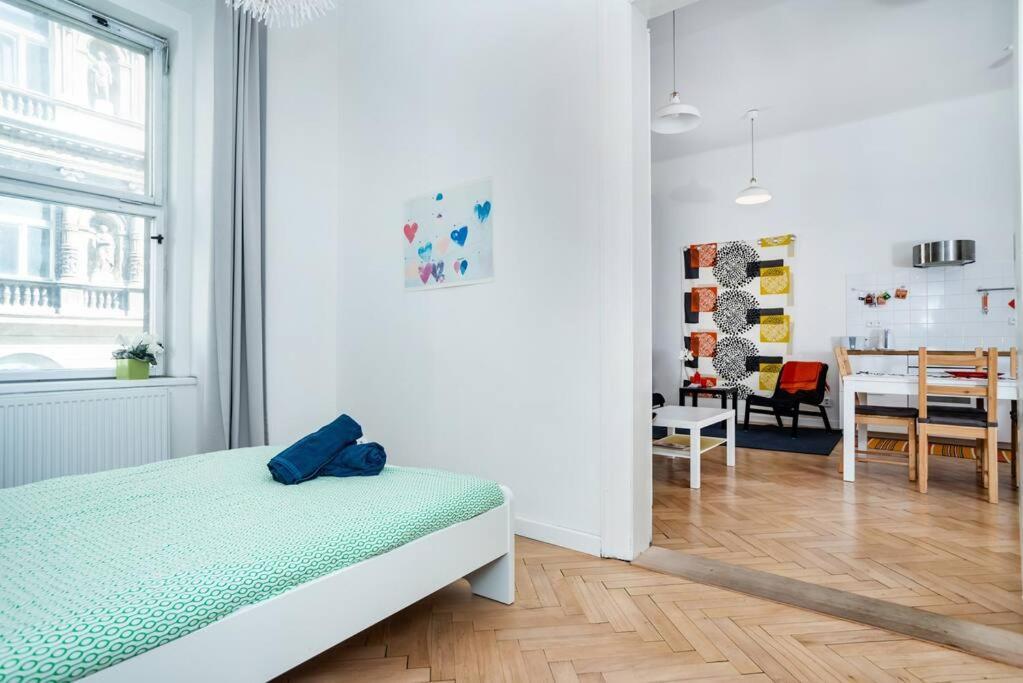 Bright, Spacious Apartment In The Historic Centre 布拉格 外观 照片